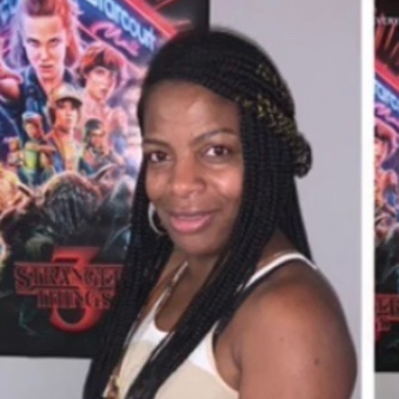 Meet your Posher, Latoya - Picture 1 of 1